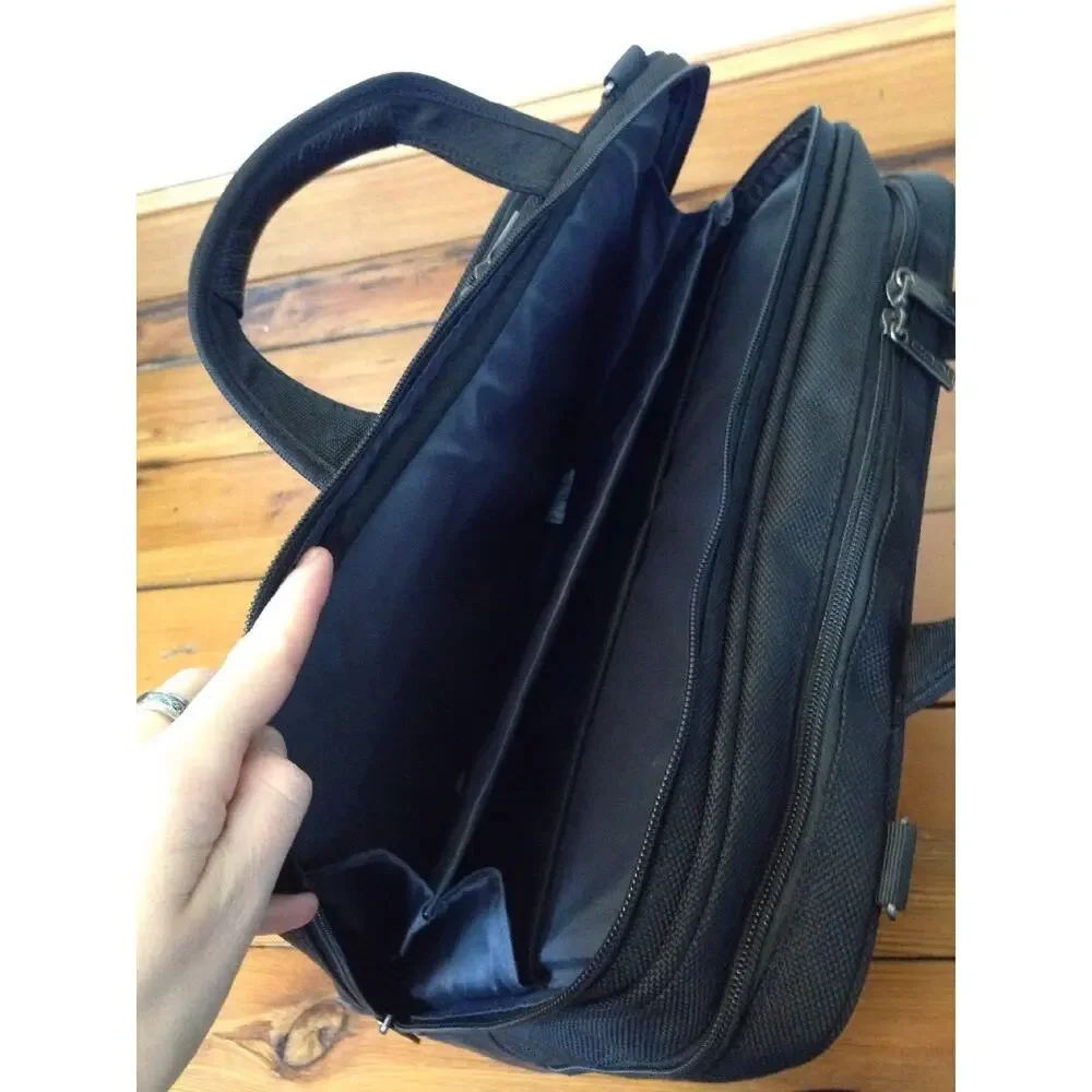 Codi Black Shoulder Messenger Bag Laptop Case Carry-On Luggage Attache 16